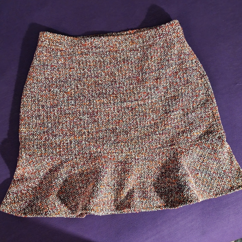 Super cute 'Loft' flared, textured skirt